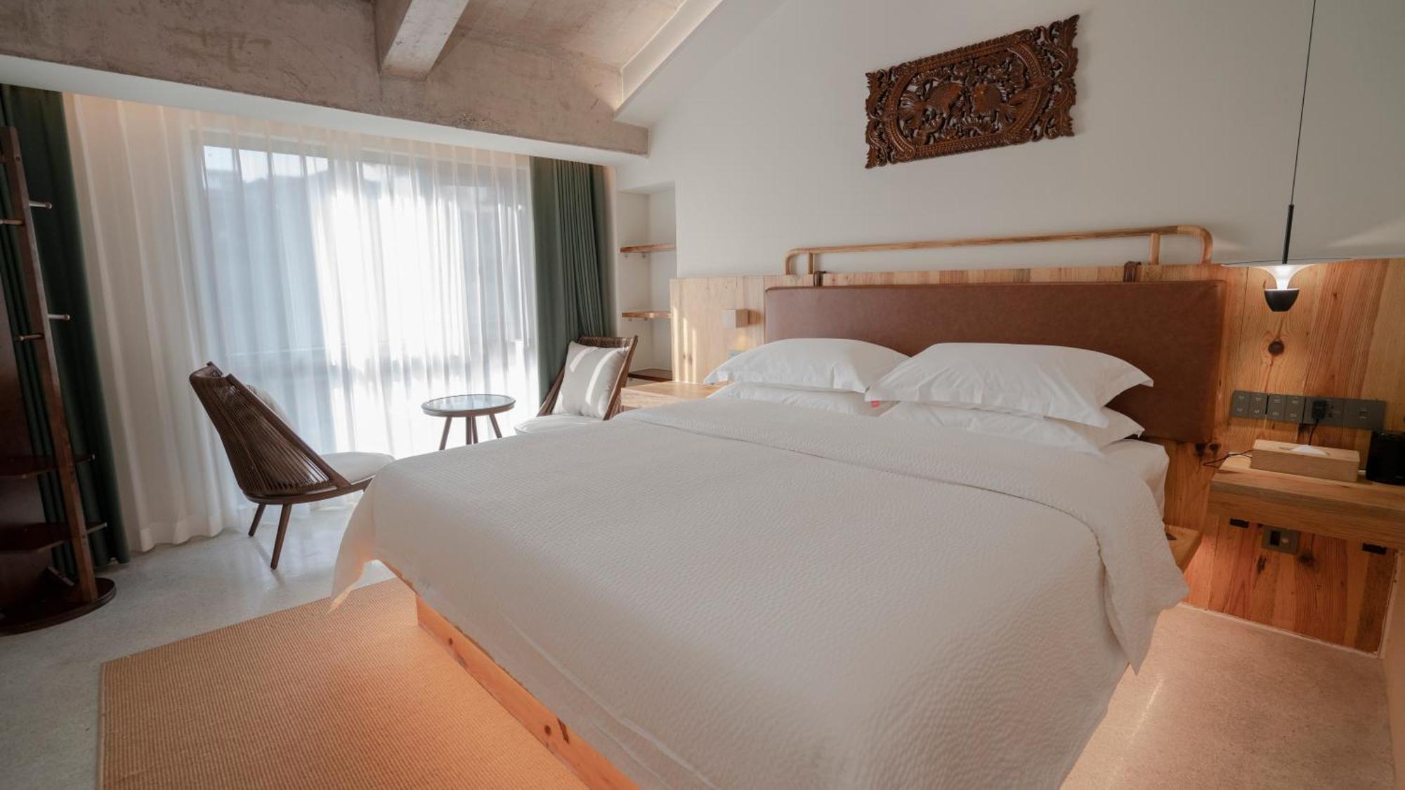 Patio Spring Holiday Inn -- Free Round Trip Pick-Up Service --Panoramic View Of Tianmen Mount Zhangjiajie Exterior photo