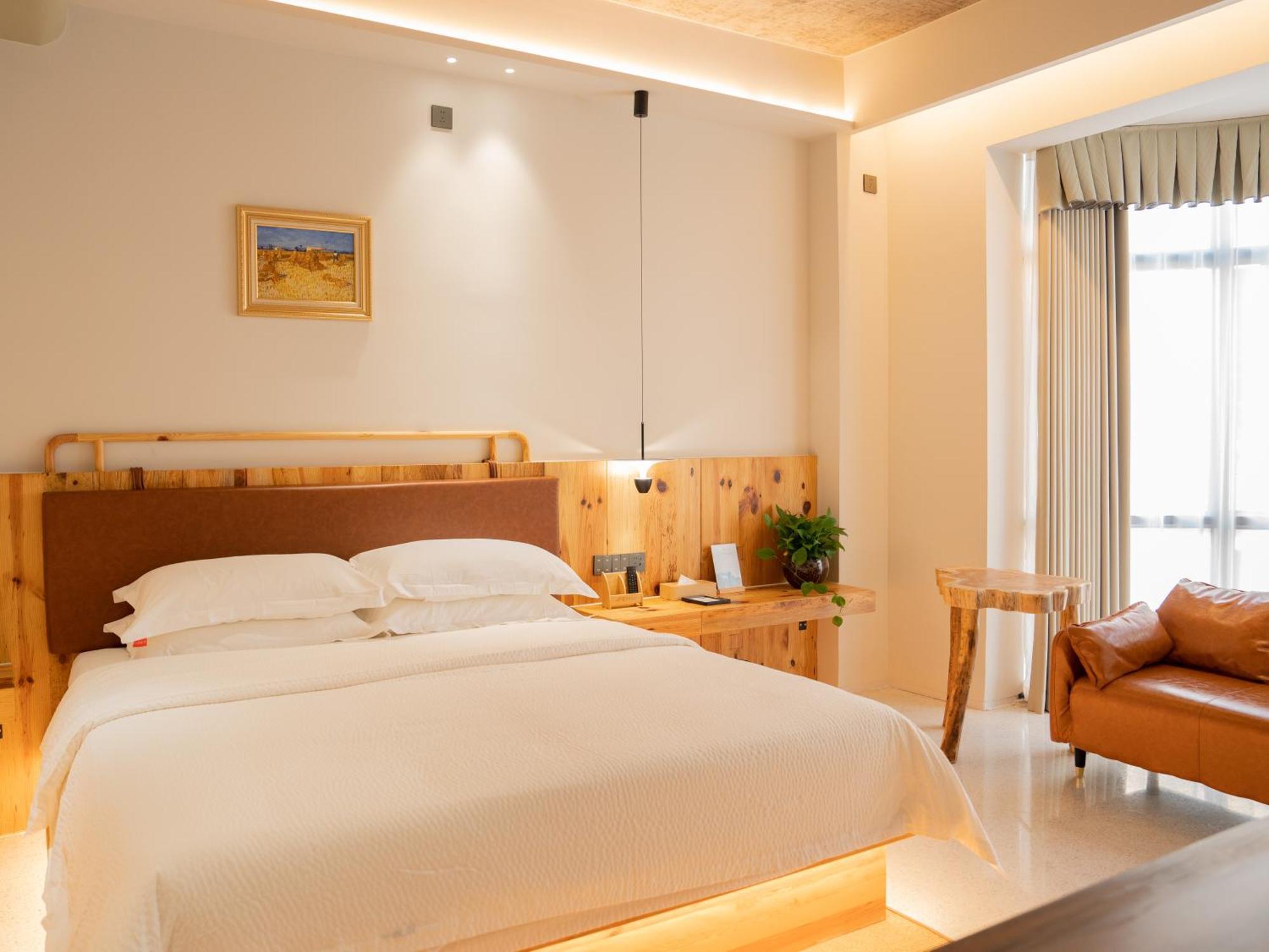 Patio Spring Holiday Inn -- Free Round Trip Pick-Up Service --Panoramic View Of Tianmen Mount Zhangjiajie Exterior photo
